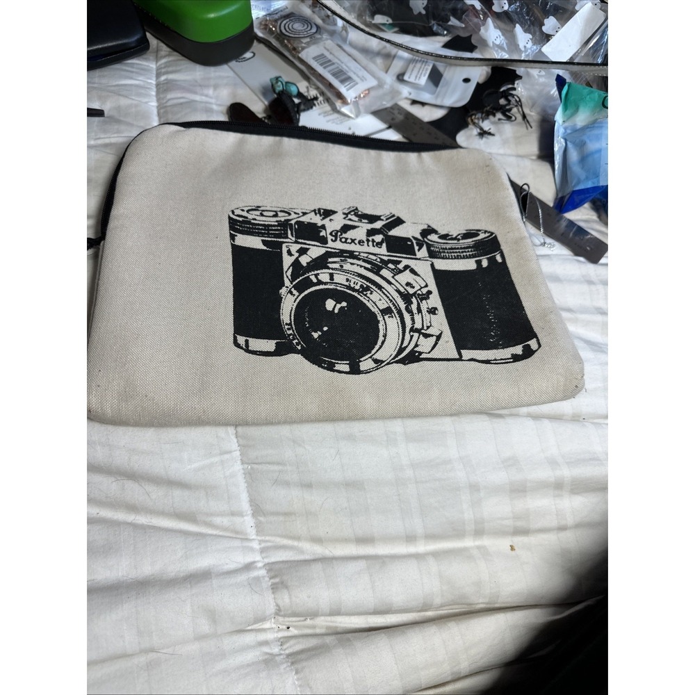 Paxette Camera Graphic Beige Zipper Closure Tech/Tablet Case
